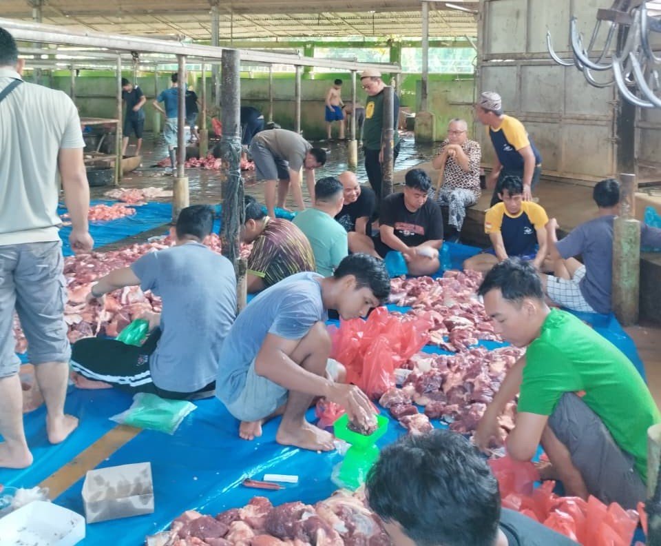 Universitas Bunda Thamrin & RS Bunda Thamrin Tebar Kepedulian Lewat Qurban Idul Adha
